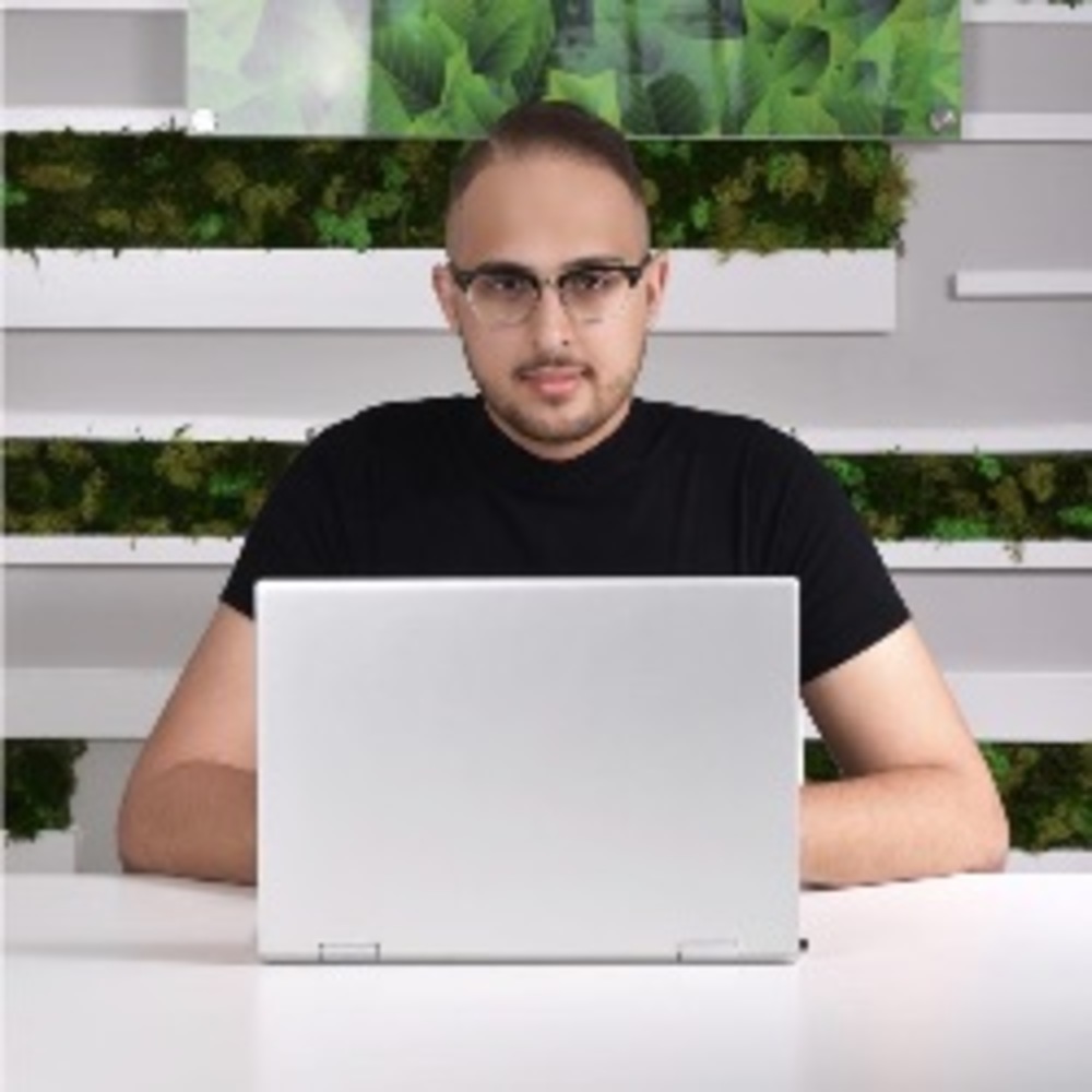 Meet your Posher, Noam